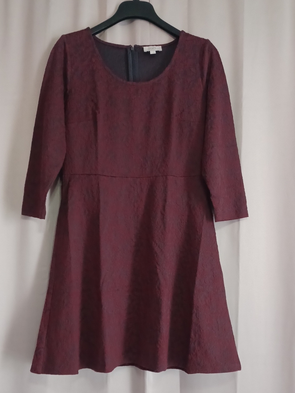 LOFT Maroon Textured Jacquard Fit Flare Dress 3/4 Sleeve Sz 10 Skater Holiday